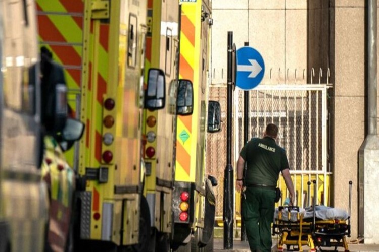 เปิดเผยโรงพยาบาลในอังกฤษที่มีการรอ A&E แย่ที่สุด